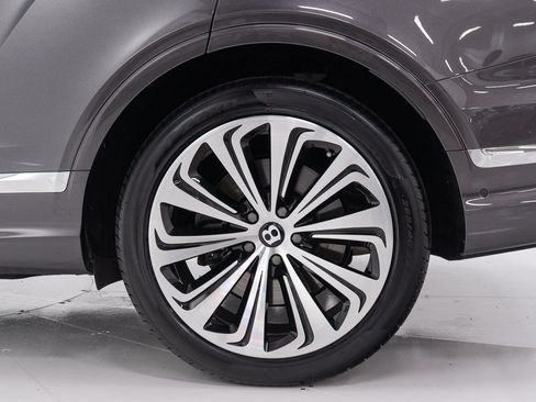 Certified 2022 Bentley Bentayga AWD/4WD image 44