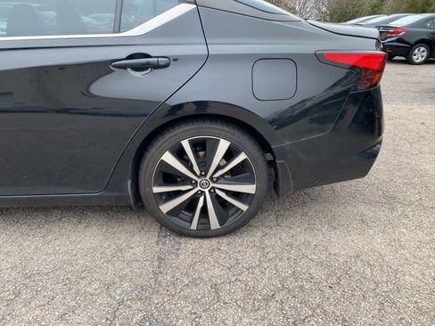 Used 2019 Nissan Altima 2.5 SR w/ SR Premium Package FWD image 16