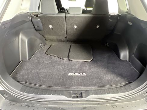 Used 2019 Toyota RAV4 LE image 23