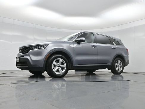 Used 2023 Kia Sorento LX FWD image 47