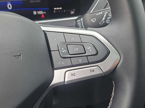 Used 2022 Volkswagen Tiguan SE w/ Panoramic Sunroof Package image 24