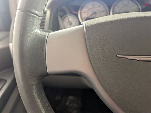 Used 2008 Chrysler Town & Country Touring image 24