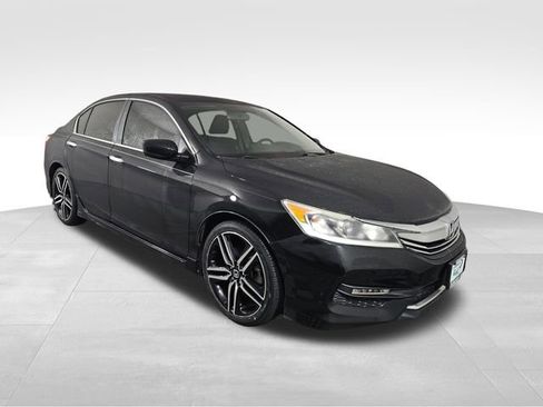 Used 2017 Honda Accord Sport image 3