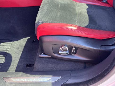 Used 2021 Jaguar F-PACE SVR image 20