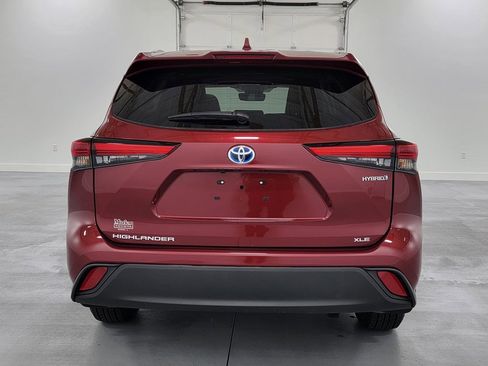 Used 2023 Toyota Highlander XLE AWD/4WD image 7