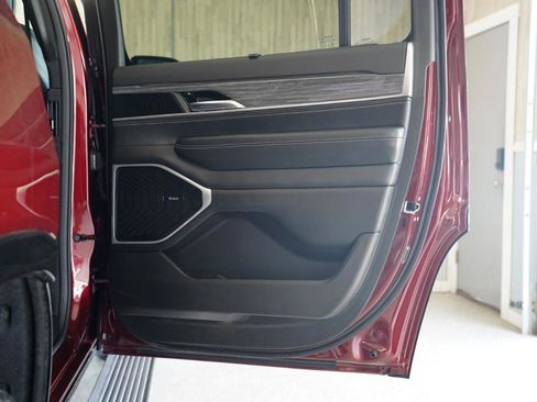 Used 2022 Jeep Wagoneer Series III w/ Premium Group I RWD image 36