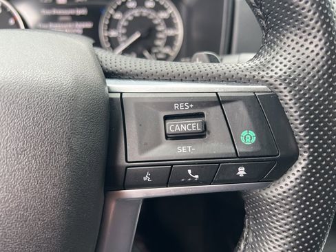 Used 2024 Mitsubishi Outlander SE image 61