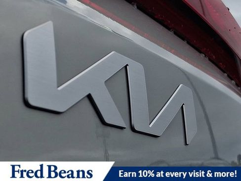 New 2026 Kia Carnival EX image 19