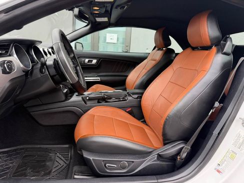 Used 2019 Ford Mustang Premium RWD image 10