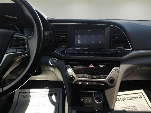 Used 2018 Hyundai Elantra Value Edition FWD image 26
