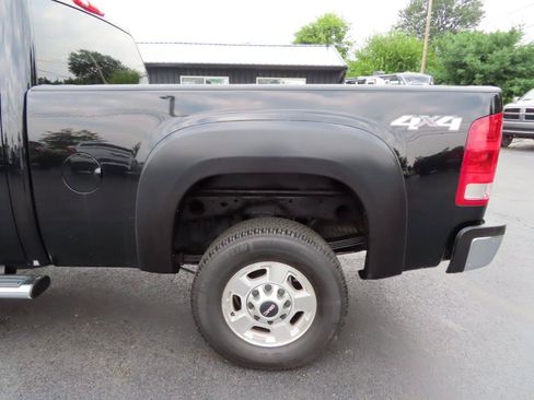 Used 2013 GMC Sierra 2500 SLE w/ SLE Preferred Package AWD/4WD image 16