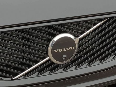 Certified 2026 Volvo XC60 B5 Plus w/ Protection Package Premier AWD/4WD image 11