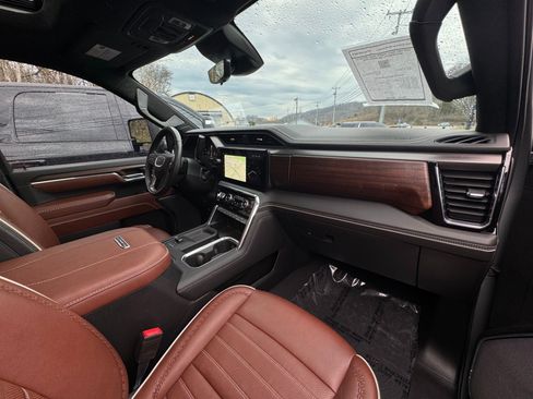 Used 2024 GMC Sierra 3500 Denali Ultimate image 23