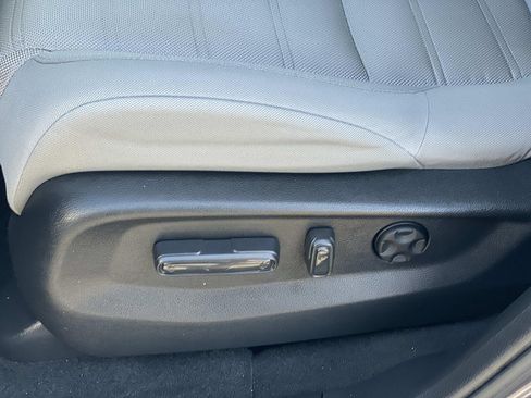 Used 2019 Honda CR-V EX image 21