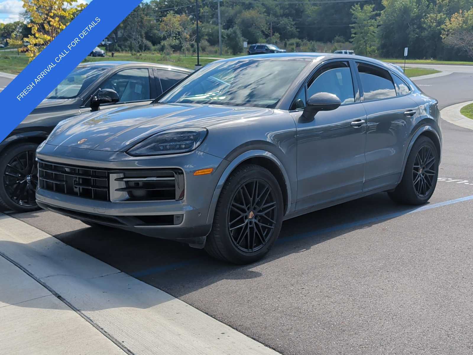 Used 2025 Porsche Cayenne Coupe AWD/4WD image 1