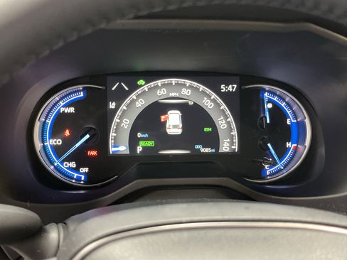 Used 2025 Toyota RAV4 XLE Premium AWD/4WD image 21