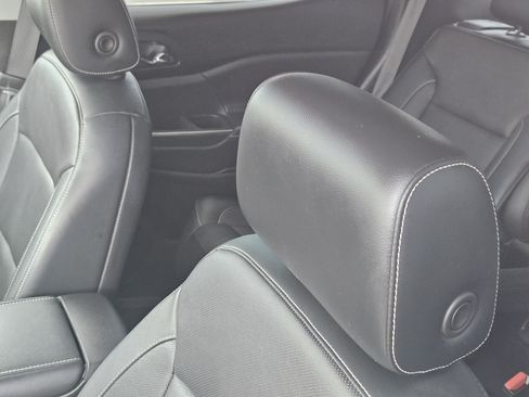 Used 2017 GMC Acadia SLT FWD image 15