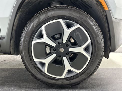 Used 2024 Rivian R1T Adventure AWD/4WD image 11