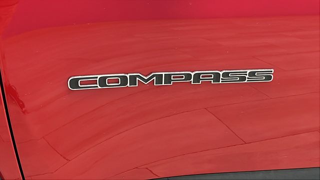 Used 2024 Jeep Compass Latitude AWD/4WD image 37