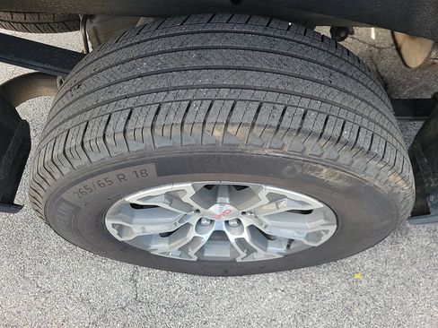 Used 2025 GMC Sierra 1500 SLT RWD image 16