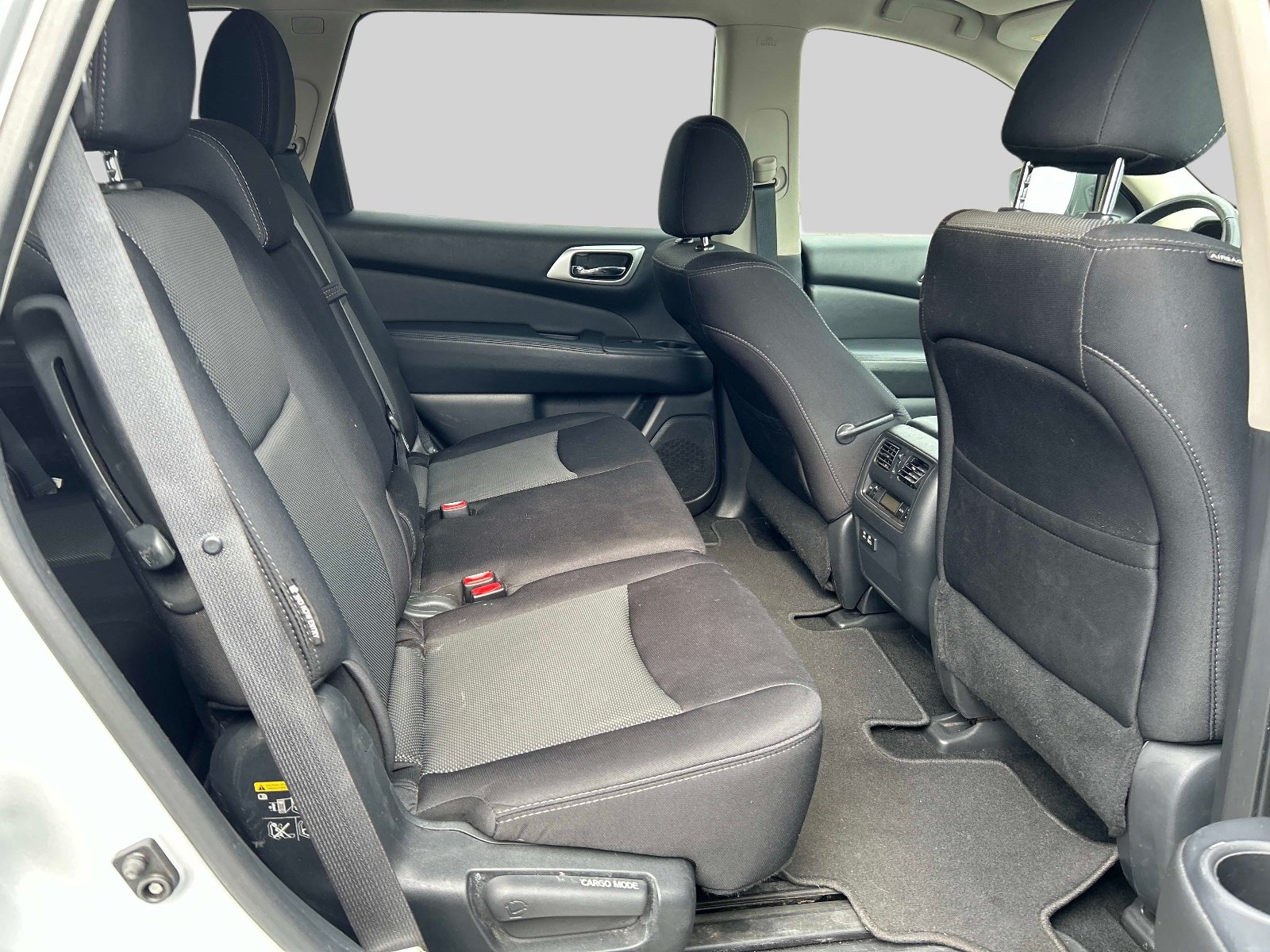 Used 2019 Nissan Pathfinder SV AWD/4WD image 14