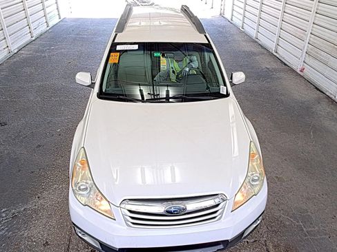 Used 2011 Subaru Outback 2.5i Premium w/ Popular Equipment Group 1A AWD/4WD image 3