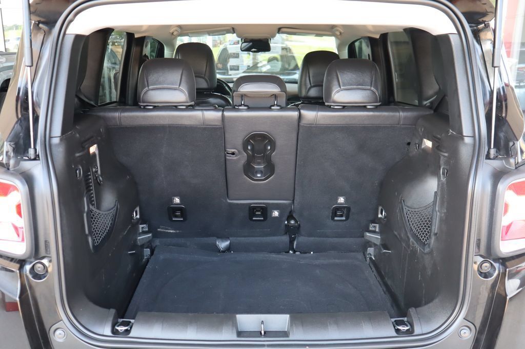 Used 2017 Jeep Renegade Limited FWD image 9