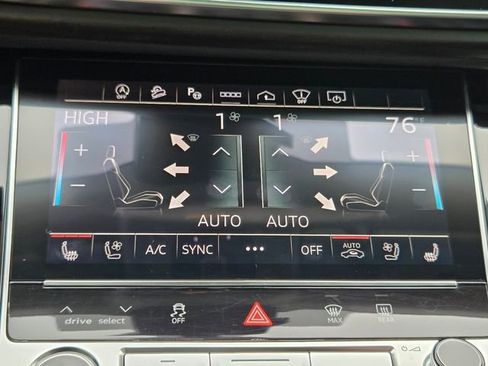Used 2023 Audi Q8 Prestige AWD/4WD image 29