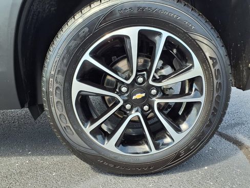 Used 2025 Chevrolet TrailBlazer LT AWD/4WD image 31