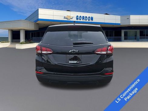 Used 2023 Chevrolet Equinox LS w/ LS Convenience Package FWD image 4