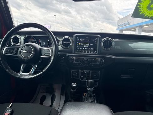 Used 2023 Jeep Wrangler Unlimited Sahara w/ LED Lighting Group AWD/4WD image 15