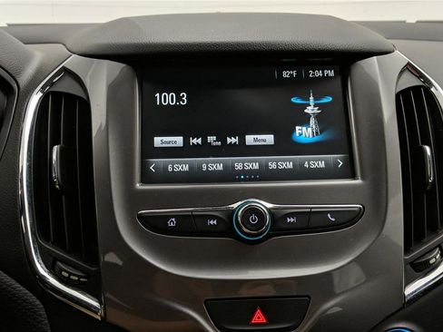 Used 2017 Chevrolet Cruze LT image 23