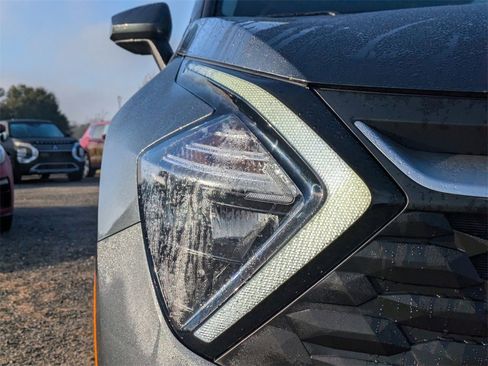 Used 2023 Kia Sportage LX image 9