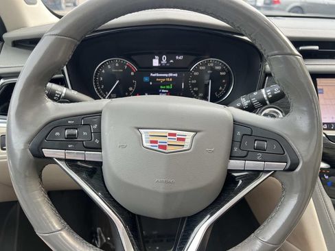 Used 2020 Cadillac XT6 Premium Luxury FWD image 16