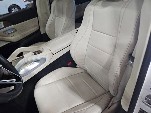 Used 2024 Mercedes-Benz GLS 450 4MATIC image 21
