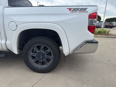 Used 2016 Toyota Tundra SR5 w/ SR5 Upgrade Package RWD image 7