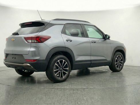 Used 2025 Chevrolet TrailBlazer LT FWD image 9