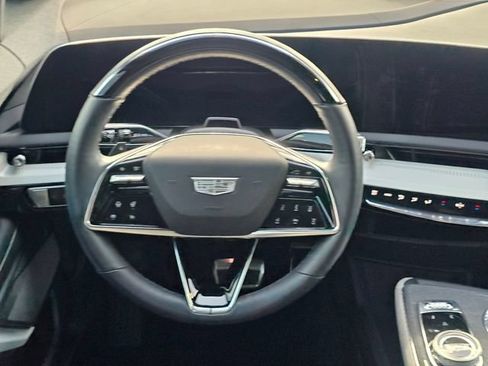 Used 2025 Cadillac Optiq Sport 1 AWD/4WD image 17