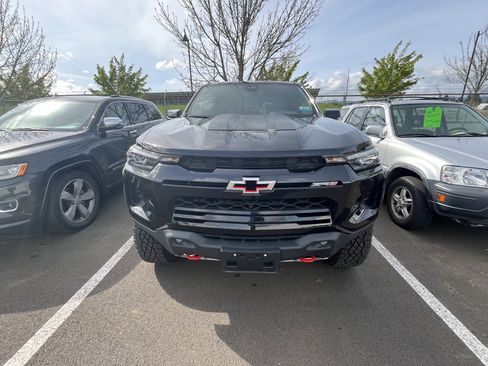 Used 2024 Chevrolet Colorado ZR2 w/ Technology Package image 5
