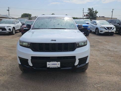 Used 2025 Jeep Grand Cherokee L Altitude AWD/4WD image 3
