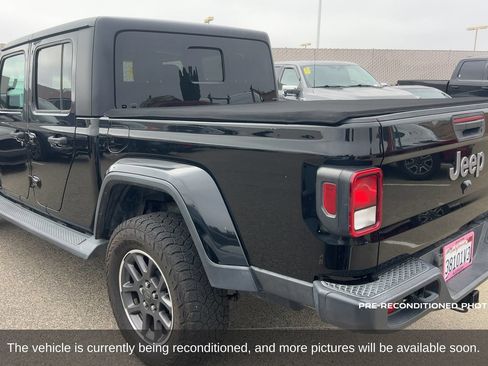 Used 2020 Jeep Gladiator Overland w/ Trailer Tow Package AWD/4WD image 8