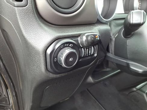 Used 2018 Jeep Wrangler Unlimited Sport AWD/4WD image 16
