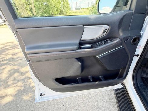 Used 2025 Ford Expedition Active AWD/4WD image 34