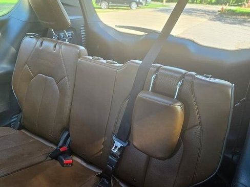 Used 2017 Chrysler Pacifica Limited FWD image 5