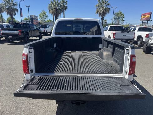 Used 2016 Ford F250 XLT w/ XLT Premium Package image 10