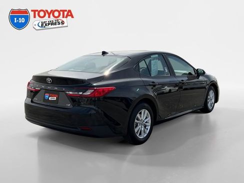 Certified 2025 Toyota Camry LE FWD image 5