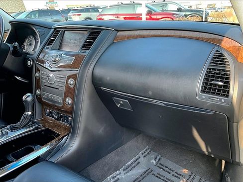Certified 2017 INFINITI QX80 4WD w/ Driver Assistance Package image 25