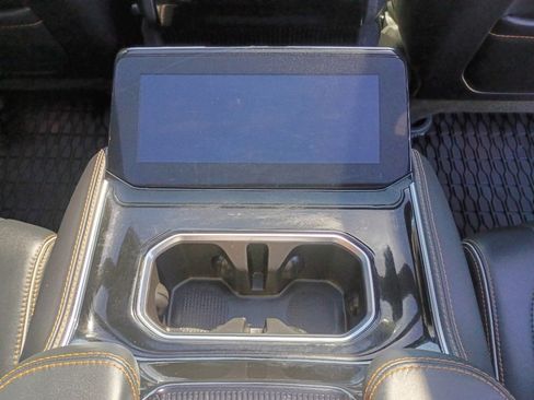 Used 2024 Jeep Grand Wagoneer Series III w/ Rear Seat Video Group 1 AWD/4WD image 16