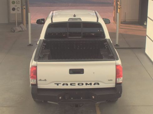 Used 2017 Toyota Tacoma SR5 image 6