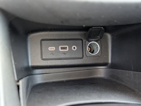 Used 2021 Chevrolet Equinox LT image 21